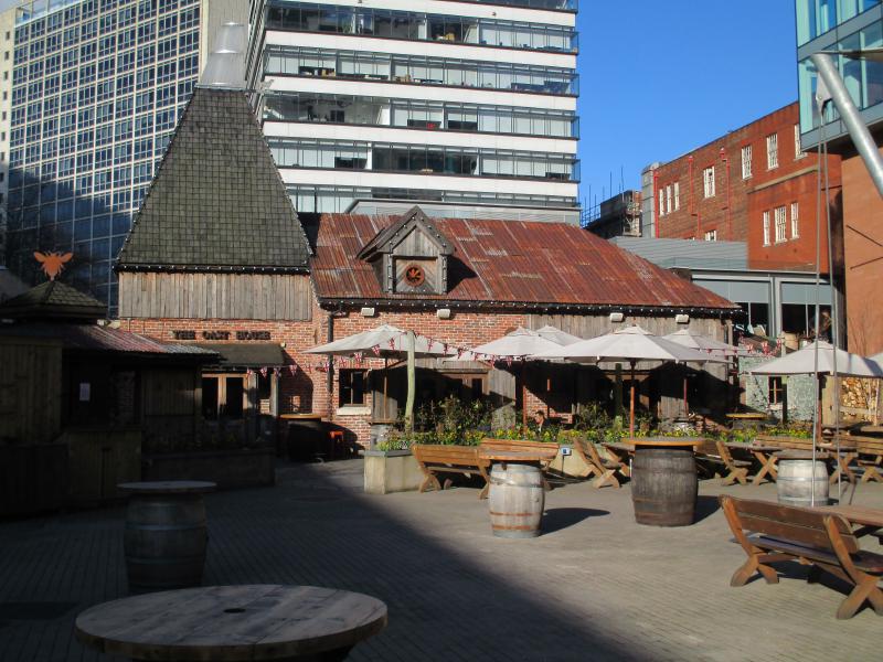 The Oast House & Courtyard